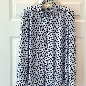 Ann Taylor size 8 Petite blouse white with black leaves